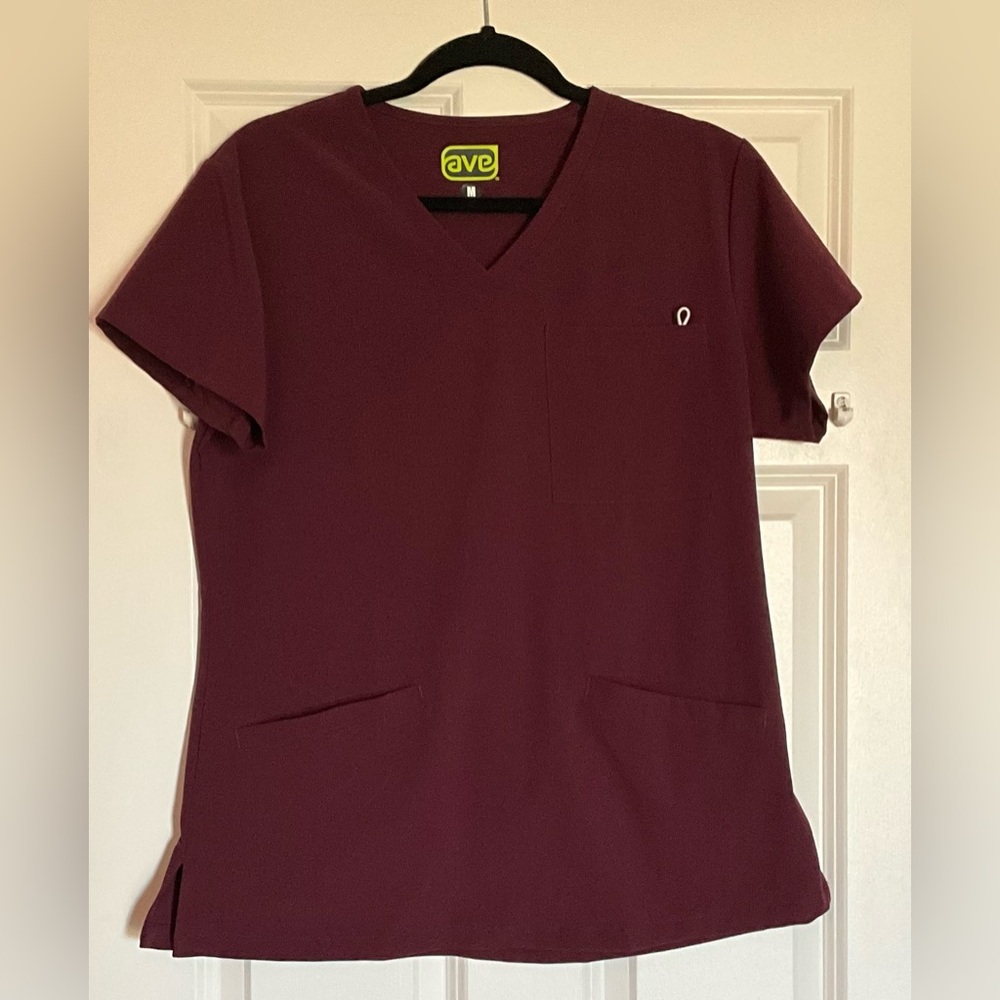 Maroon Scrub Set - AVE Berkeley top and Ocean Ave bottoms Size Medium - NWOT